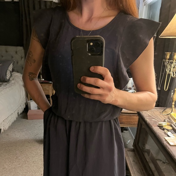 Aritiza Woman’s Flowy Jumpsuit Ankle-Cropped Wide Leg. - Picture 2 of 6